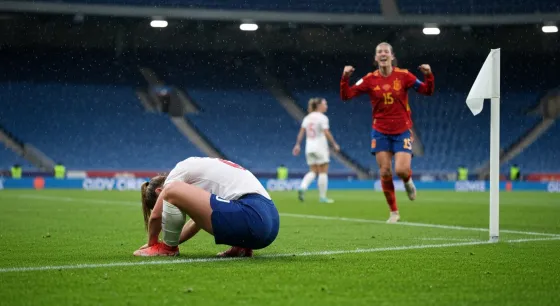 Lionesses em choque: uma aula da Espanha deixa as esperanças da Inglaterra na Copa do Mundo por um fio